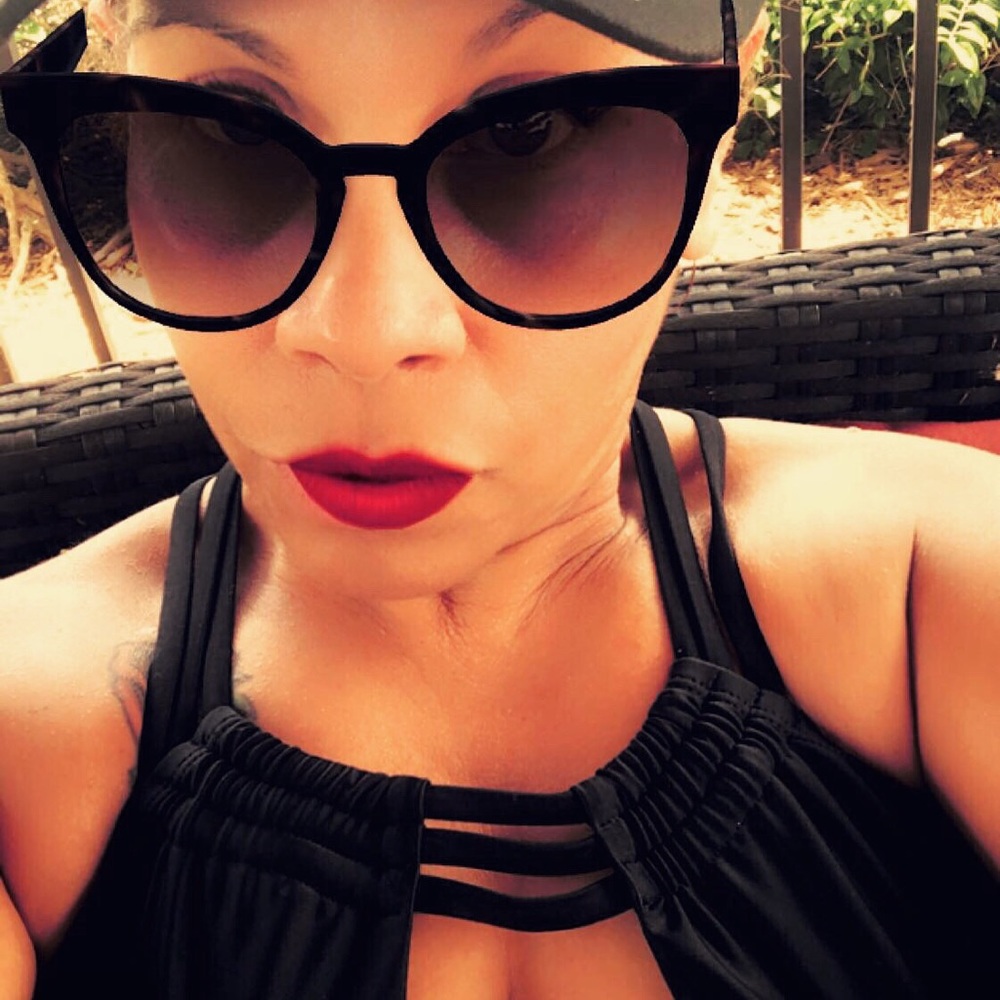 Meet your Posher, Inester